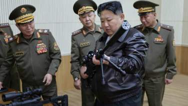 بازدید رهبر کوریای شمالی از کارخانه‌ اسلحه سازی