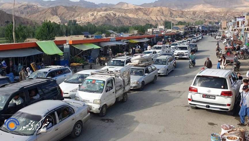 سفر بی‌سابقه گردشگران به بامیان؛ شهروندان از کمبود امکانات شکایت دارند