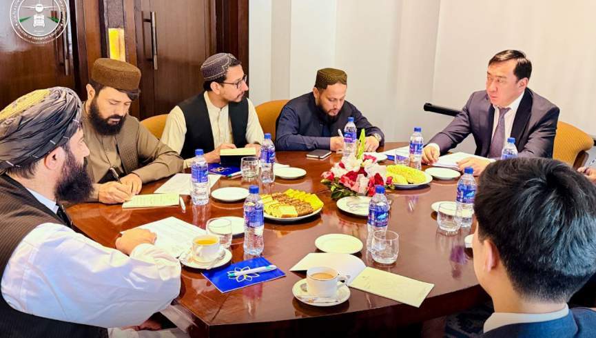 د طالبانو او قزاقستان چارواکو د ترانسپورتي اړیکو د پراخولو په اړه بحث وکړ